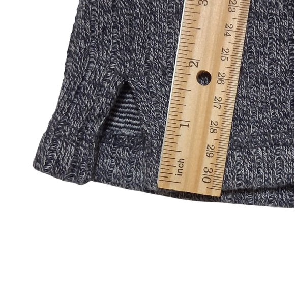 High Sierra Sz. XL Gray Long Sleeve Sweater. Three Button Up V-Neck - Picture 8 of 11